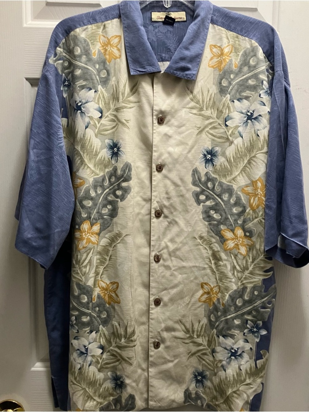 Tommy Bahama 100% Silk Men's XL Short Sleeve Button-Up Hawaiian Shirt